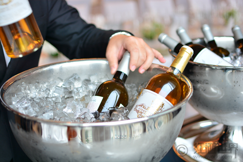 夏季饮酒，为葡萄酒降温都有哪些方式？