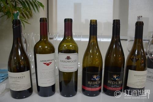 别扔掉葡萄酒瓶！11个创意妙用