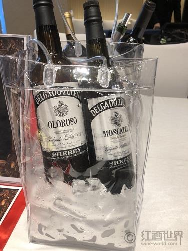 鉴别不同类型的雪利酒：从香气和口感入手