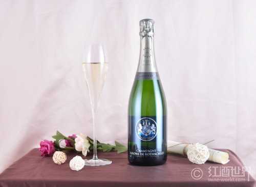 欢庆时刻，怎能不识品香槟？