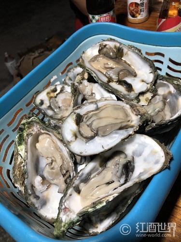 鉴别不同类型的雪利酒：从香气和口感入手