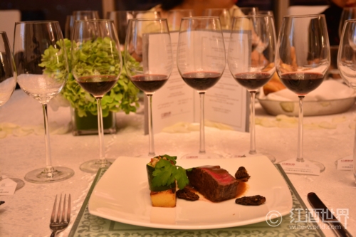 “相亲相爱”的葡萄美酒与美食