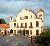 玛西亚巴赫酒庄(La Masia Bach)