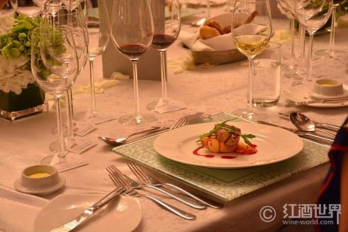 鸡肉也能用红葡萄酒佐餐